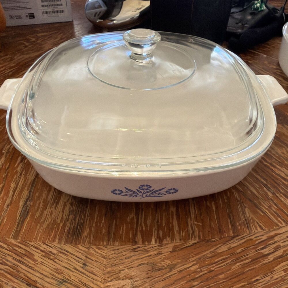 Vintage Corning Ware Blue Cornflower P-9-B 9" Casserole With Pyrex P-9-c 1